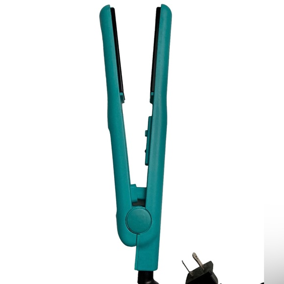 Remington Flat Iron Straightener - Picture 7 of 10